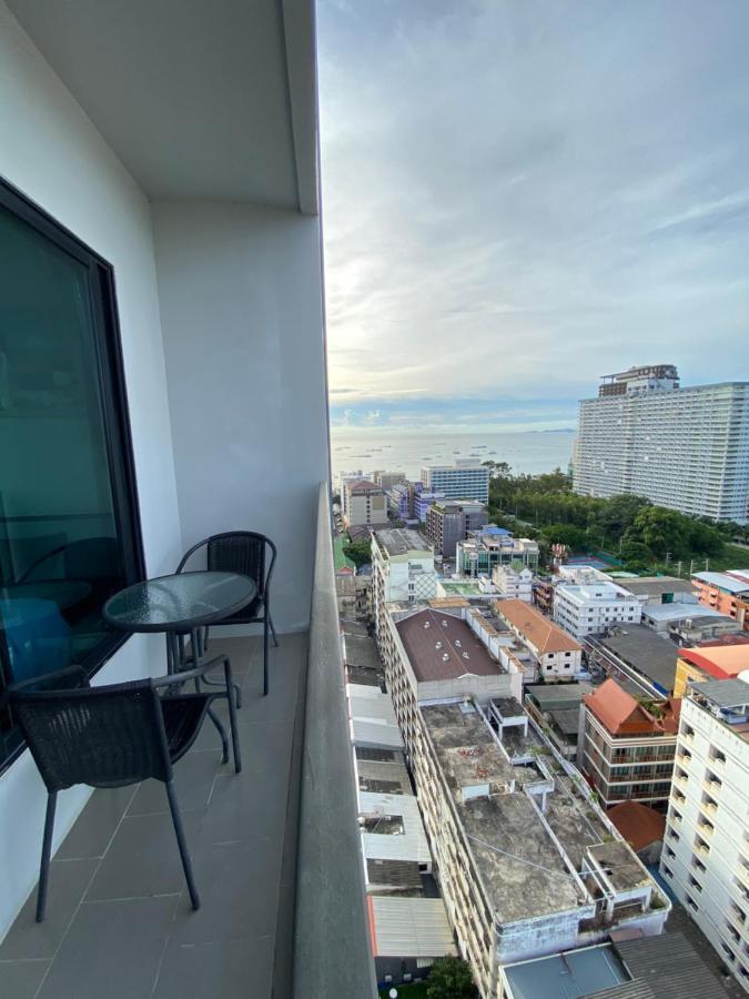 Appartement The Base In Pattaya Extérieur photo