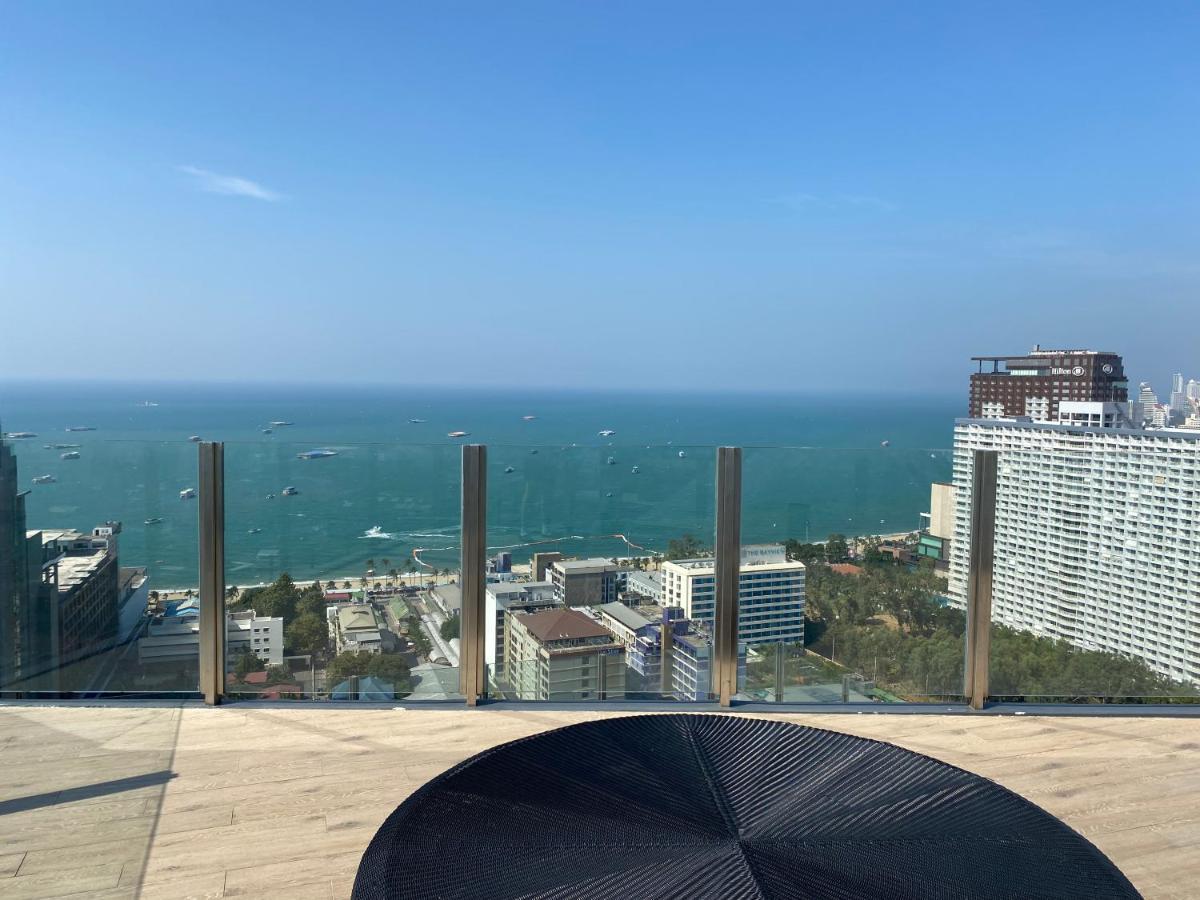 Appartement The Base In Pattaya Extérieur photo